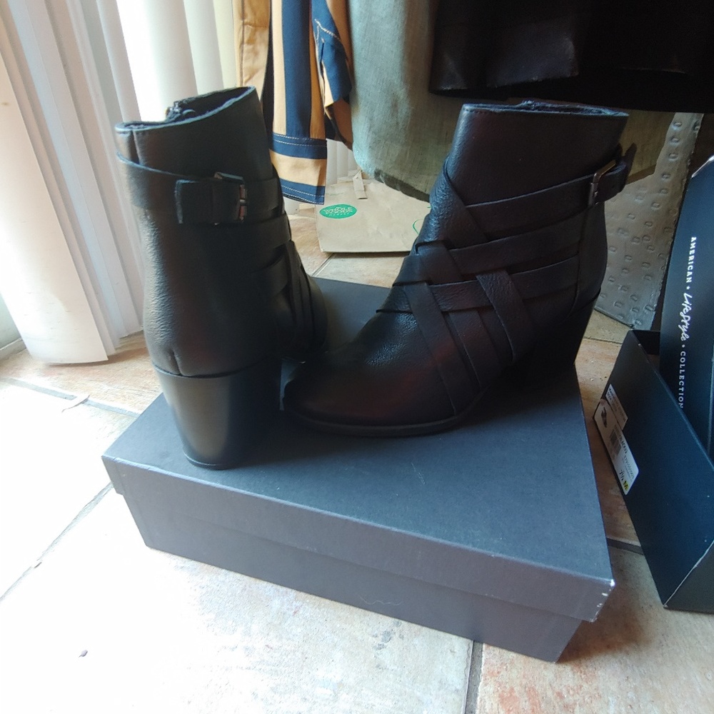 Fabianelli Short Black Leather Boots Sz. 7